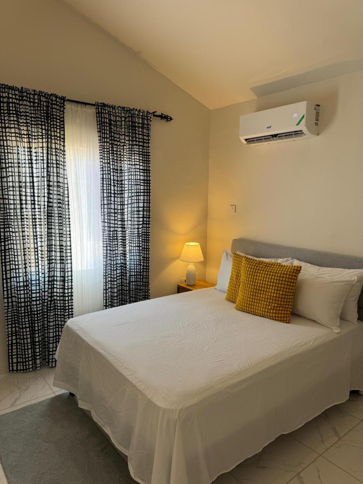 Phoenix Park Villas - Portmore - 10Mins To Beach Ngoại thất bức ảnh