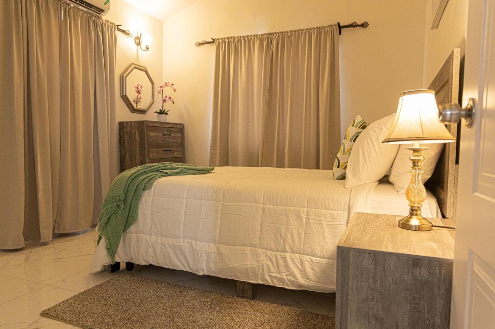 Phoenix Park Villas - Portmore - 10Mins To Beach Ngoại thất bức ảnh